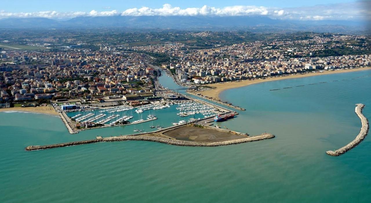 Novatek Apartment 201 Exclusive Pescara Buitenkant foto